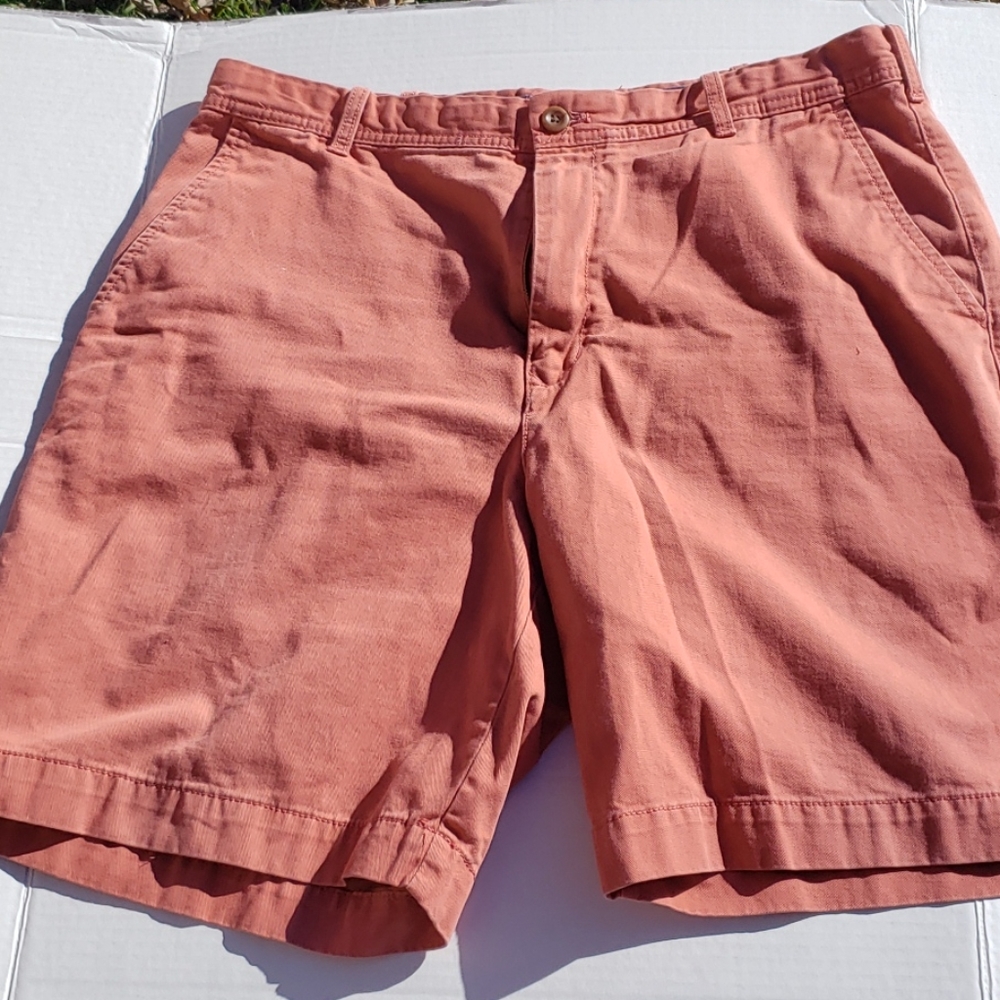 IZOD Mens Shorts - Picture 2 of 3